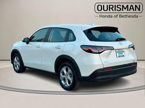 Platinum White 2023 Honda HR-V LX