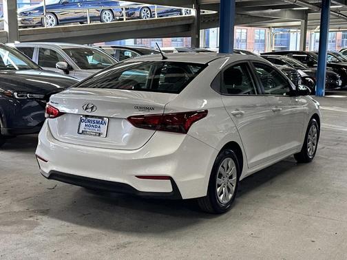 2022 Hyundai Accent SE