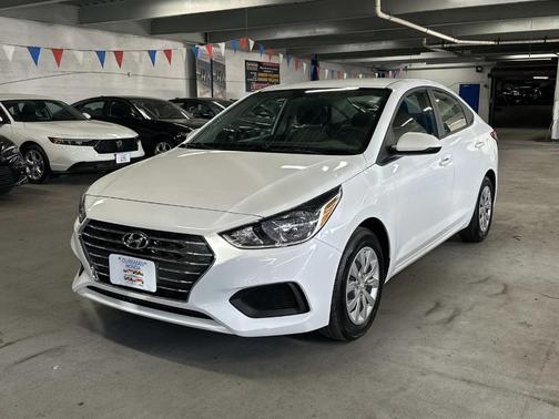 2022 Hyundai Accent SE