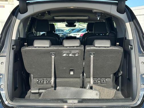 Crystal Black Pearl 2024 Honda Odyssey EX-L