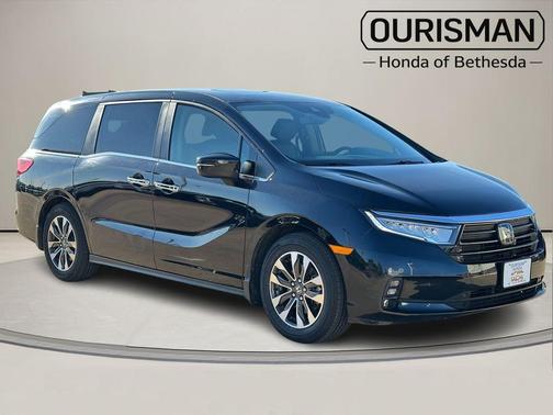 Crystal Black Pearl 2024 Honda Odyssey EX-L