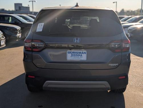 Gray 2025 Honda Pilot Sport