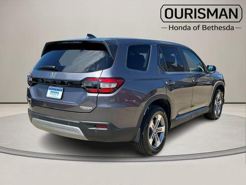 Gray 2025 Honda Pilot Sport