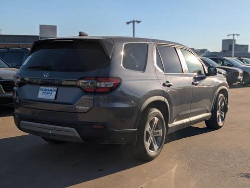 Gray 2025 Honda Pilot Sport