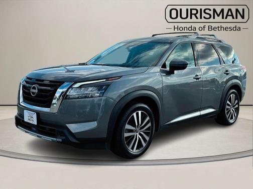 2023 Nissan Pathfinder Platinum