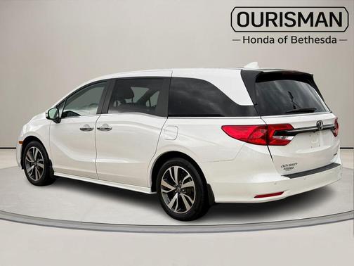 White 2024 Honda Odyssey Touring