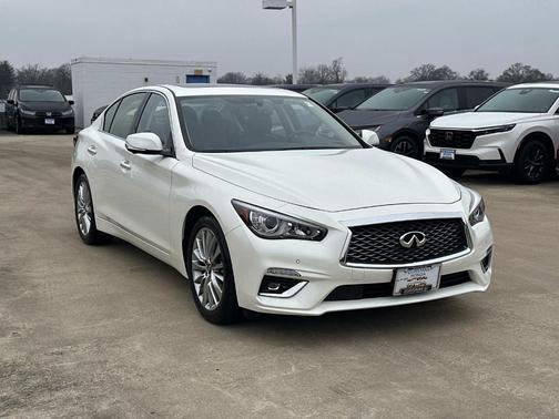 2023 INFINITI Q50 LUXE