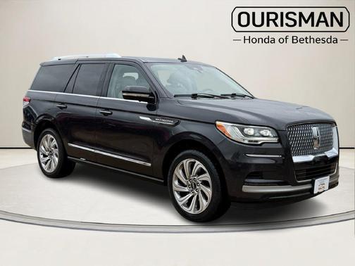 Gray Metallic 2024 Lincoln Navigator Reserve