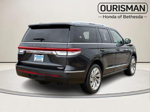 Gray Metallic 2024 Lincoln Navigator Reserve