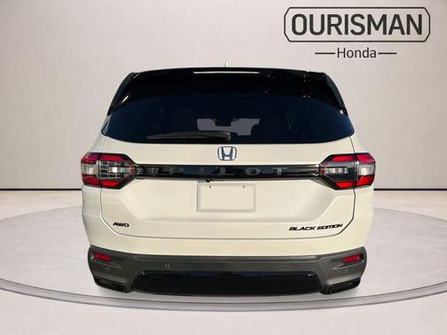 Platinum White Pearl 2026 Honda Pilot Black Edition