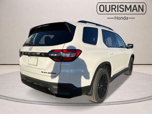 Platinum White Pearl 2026 Honda Pilot Black Edition