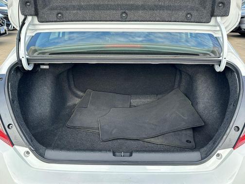 White 2021 Honda Civic LX