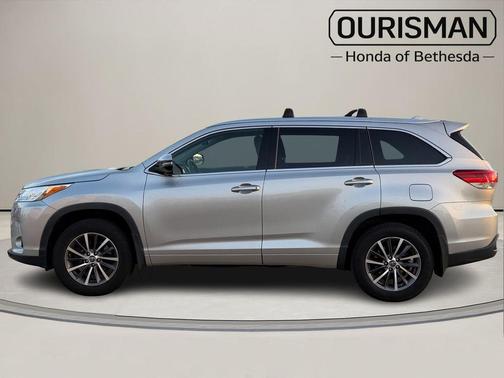 Celestial Silver Metallic 2018 Toyota Highlander XLE