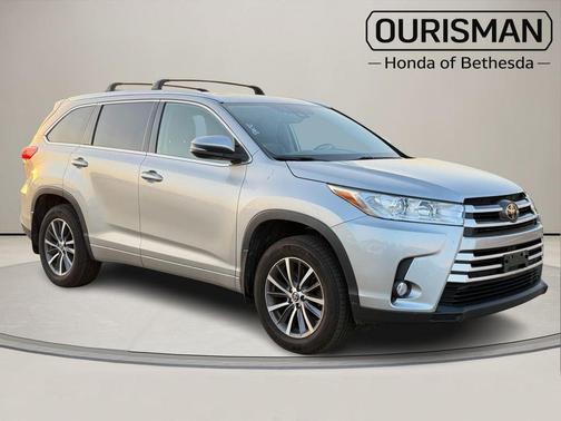 Celestial Silver Metallic 2018 Toyota Highlander XLE