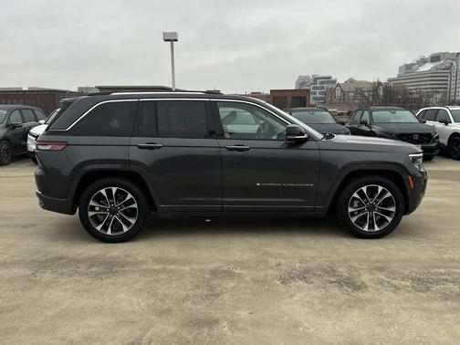 2022 Jeep Grand Cherokee Overland