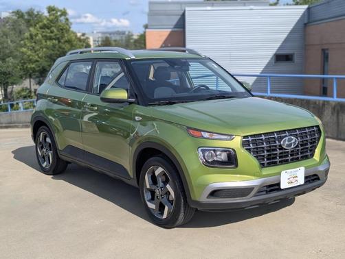 2024 Hyundai VENUE SEL