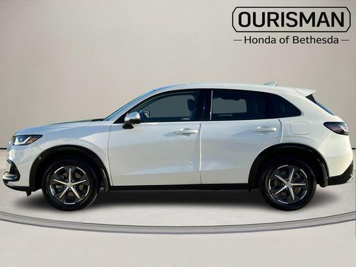 White 2024 Honda HR-V EX-L