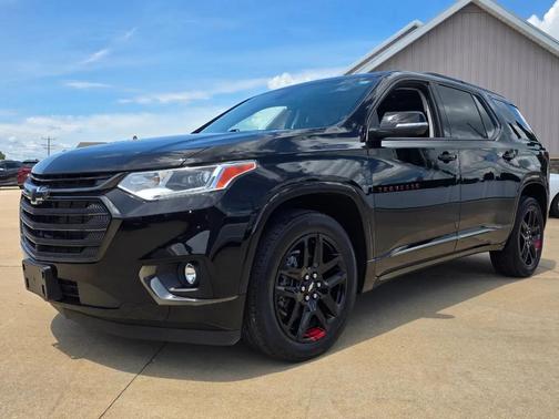 Mosaic Black Metallic 2021 Chevrolet Traverse Premier