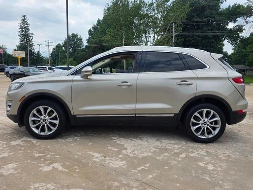 Silver 2015 Lincoln MKC Base