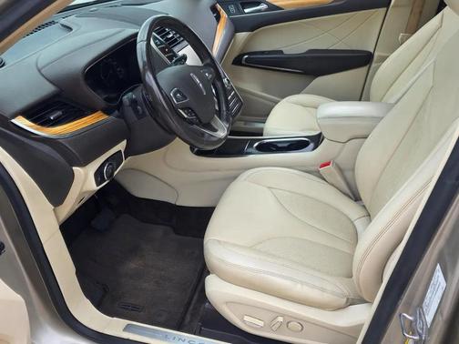 Silver 2015 Lincoln MKC Base