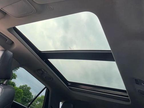 Agate Black Metallic 2022 Ford Explorer XLT