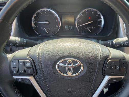 2014 Toyota Highlander LE