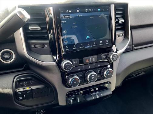 2022 RAM 2500 Big Horn Crew Cab 4x4 6'4' Box