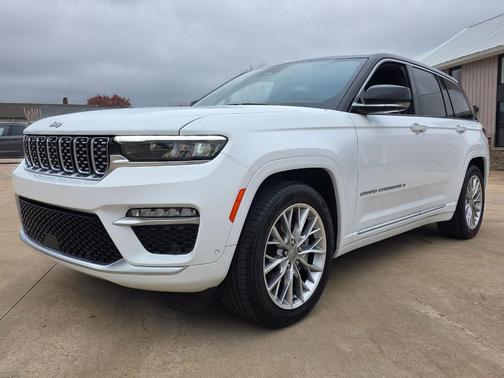 2022 Jeep Grand Cherokee Summit
