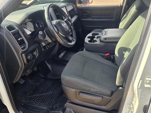 2022 RAM 3500 Tradesman Crew Cab 4x4 8' Box