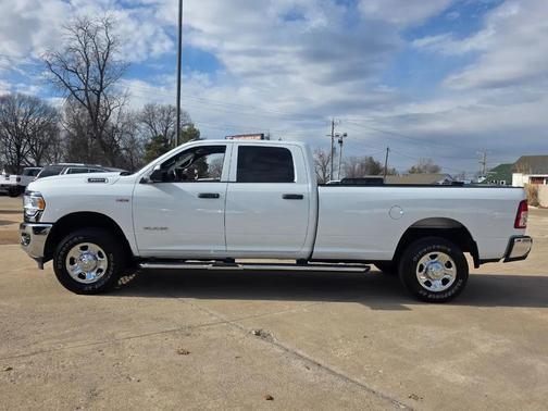 2022 RAM 3500 Tradesman Crew Cab 4x4 8' Box