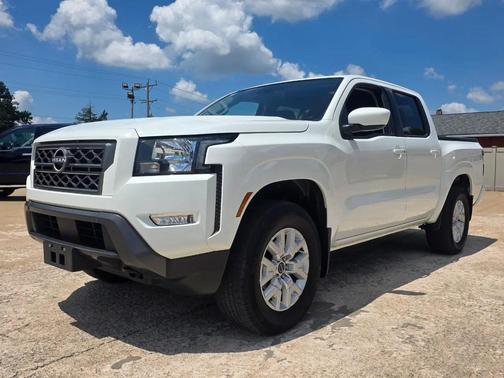 Glacier White 2023 Nissan Frontier SV