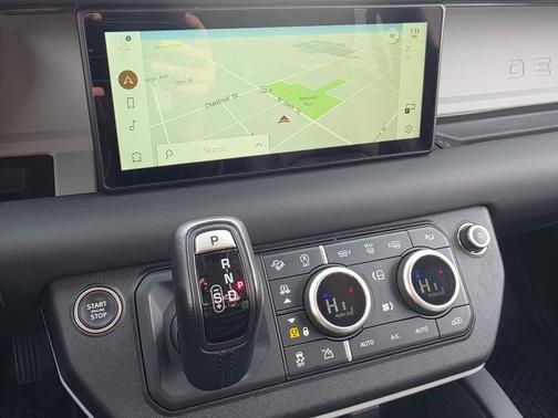 2024 Land Rover Defender 110 P300