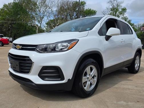 Summit White 2020 Chevrolet Trax LS