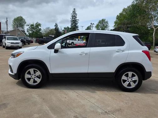 Summit White 2020 Chevrolet Trax LS