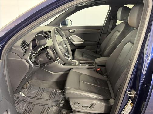 Navarra Blue Metallic 2025 Audi Q3 Premium 45 TFSI S line quattro Tiptronic