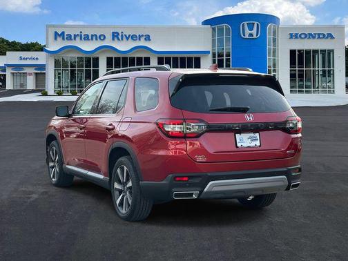 Radiant Red Metallic II 2024 Honda Pilot Touring 8-Passenger