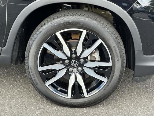 2022 Honda Pilot Touring 8-Passenger