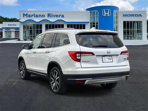 2022 Honda Pilot Touring 8-Passenger