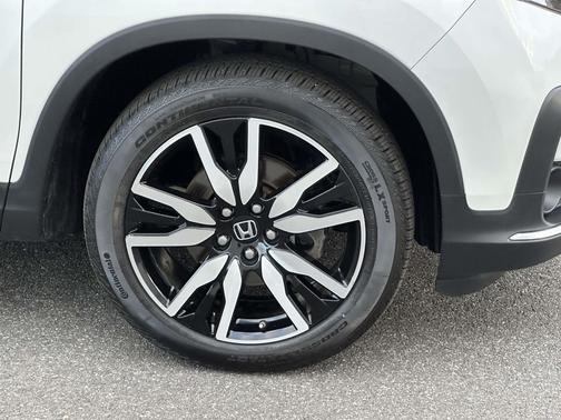 2022 Honda Pilot Touring 8-Passenger