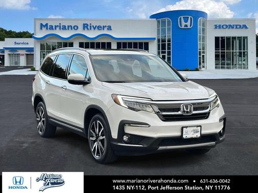 2022 Honda Pilot Touring 8-Passenger
