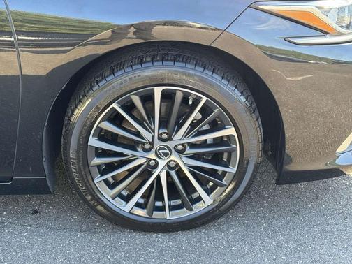 2023 Lexus ES 350 Base