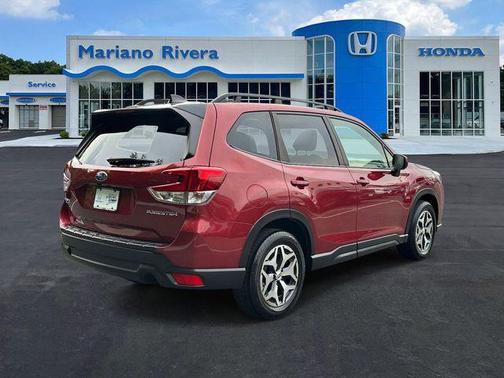 Crimson Red Pearl 2024 Subaru Forester Premium
