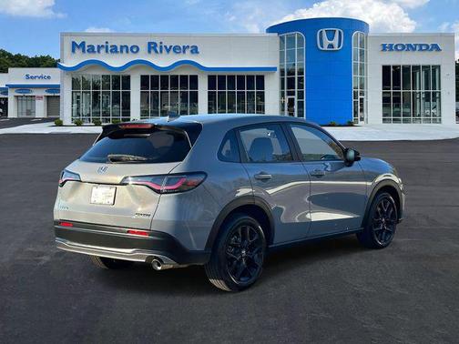 Urban Gray Pearl 2024 Honda HR-V AWD Sport