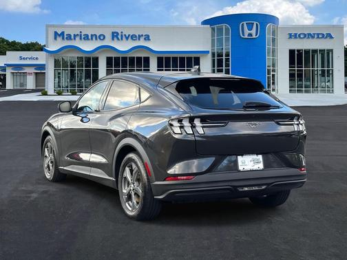 2022 Ford Mustang Mach-E Select