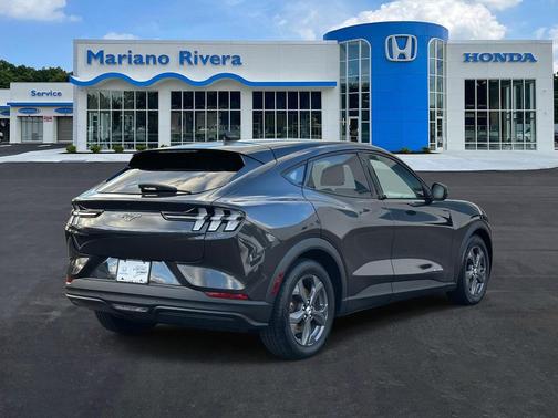 2022 Ford Mustang Mach-E Select