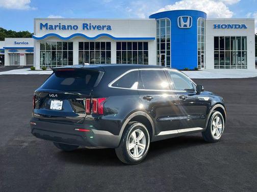 2023 Kia Sorento LX