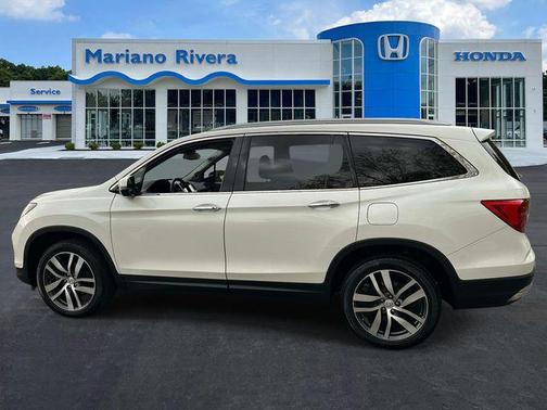 White Diamond Pearl 2017 Honda Pilot Touring