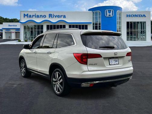 White Diamond Pearl 2017 Honda Pilot Touring