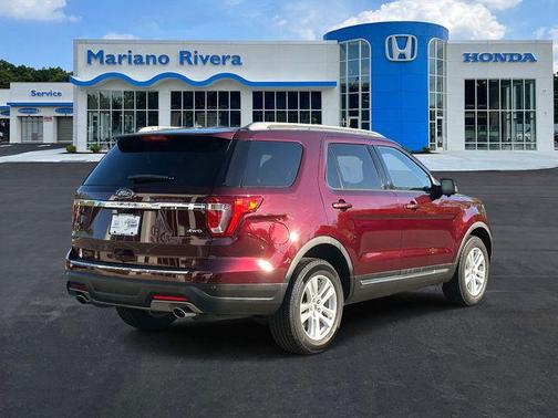 Burgundy Velvet Metallic Tinted Clearcoat 2018 Ford Explorer XLT