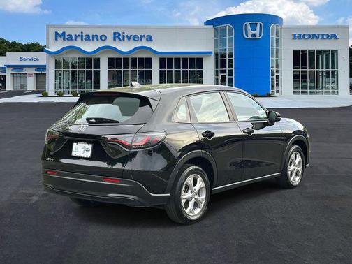 Crystal Black Pearl 2023 Honda HR-V LX